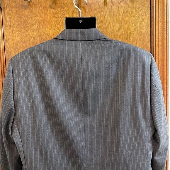 Arnold Brant Grey Pinstripe Suit Jacket and Pants Size 44R - Picture 7 of 16